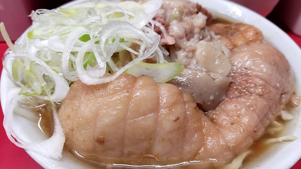 【上野毛二郎】ラーメン二郎上野毛店_ハイパワーブタとネギ