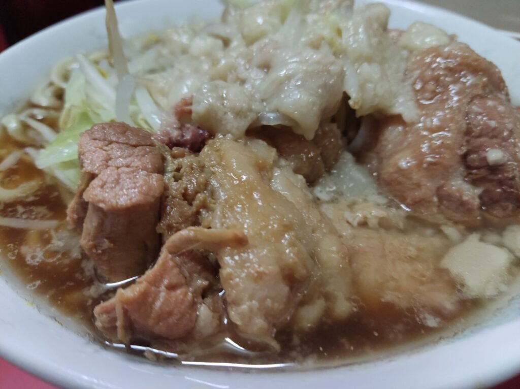 【上野毛二郎】ラーメン二郎朝倉街道駅前店のPOPと食べた一杯